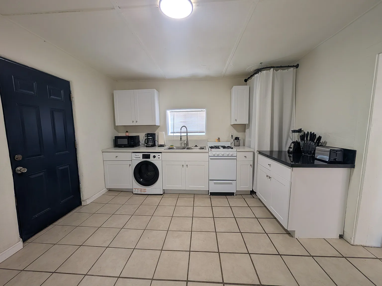 1 bed, 550 sqft, $1,550 — Photo 3