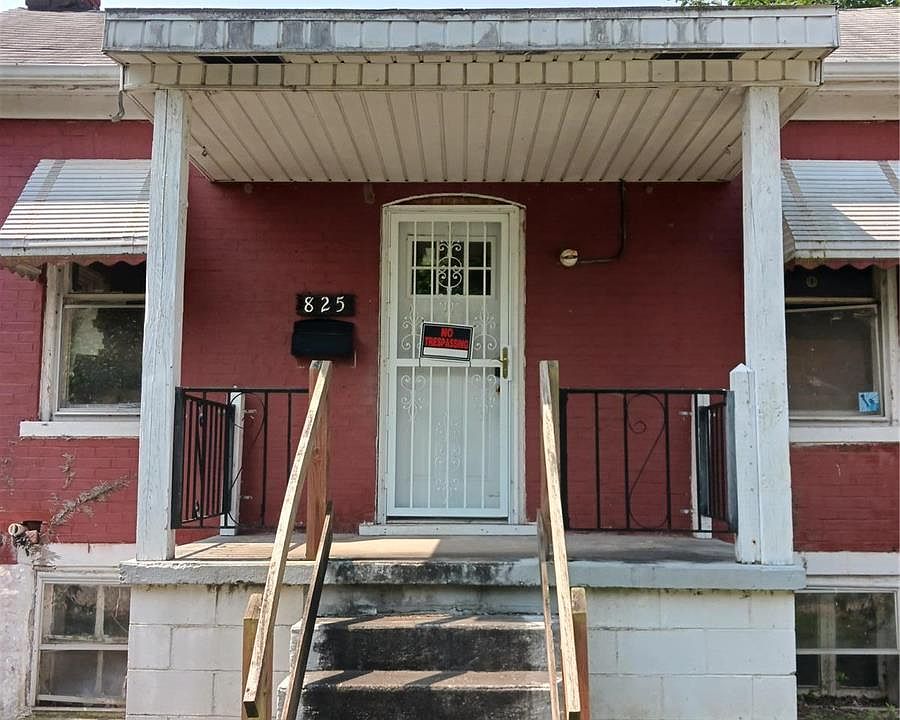 2nd image of 825 E 4th St