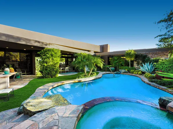 196 Kiva Dr, Palm Desert, CA 92260