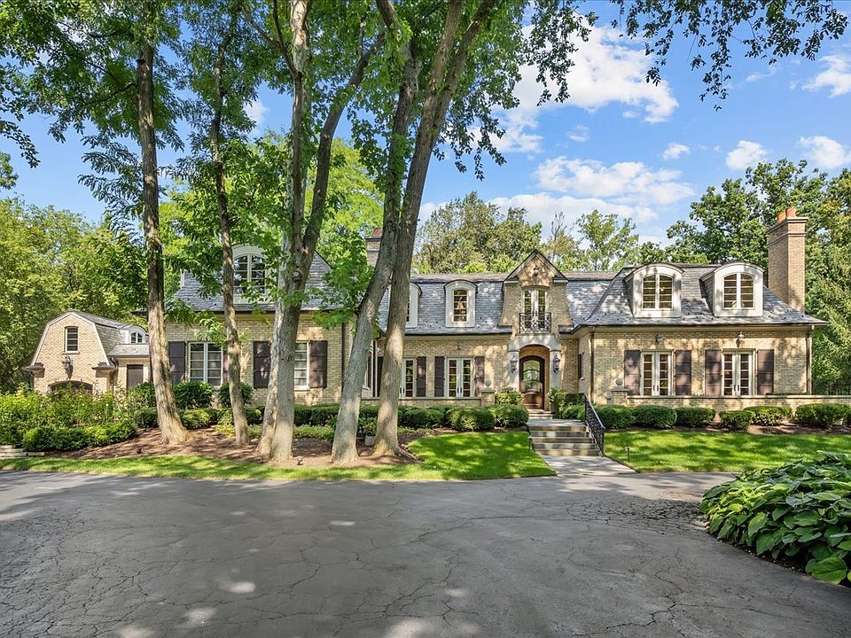 1st image of 586 Spruce Ave