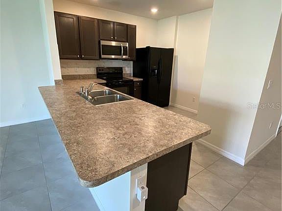 4th image of 9041 Wildflower Ln