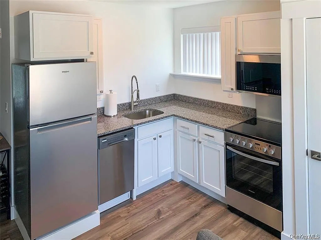 1 bed, 1.0 bath, 650 sqft, $2,300 — Photo 3