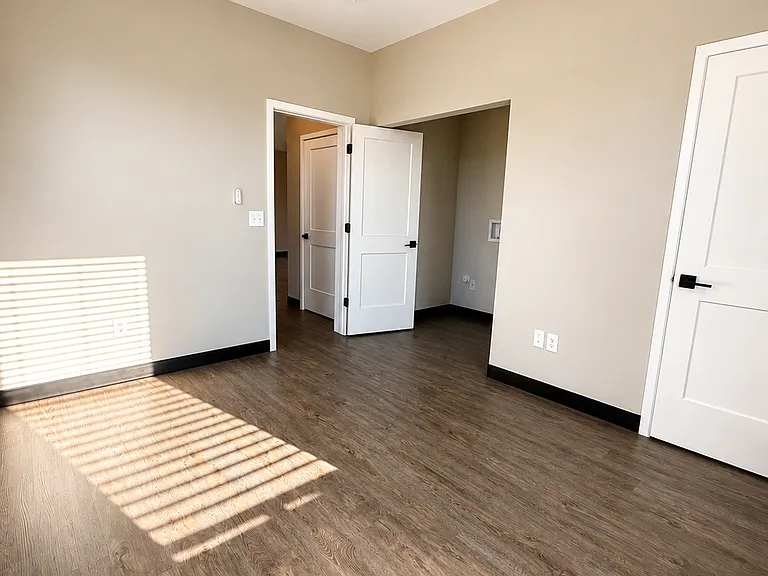 104 E Market St #102 — Photo 8
