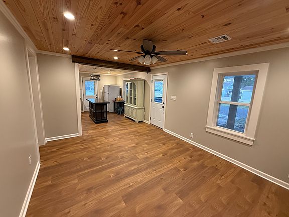 4th image of 224 Saint Peter St