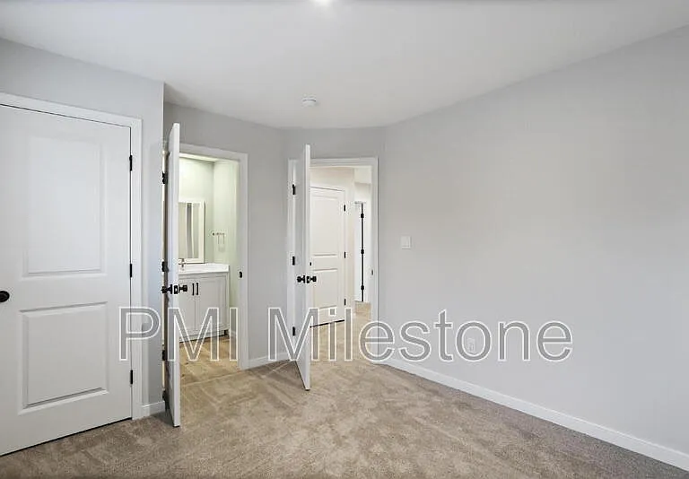 530 N 3rd St #A — Photo 26