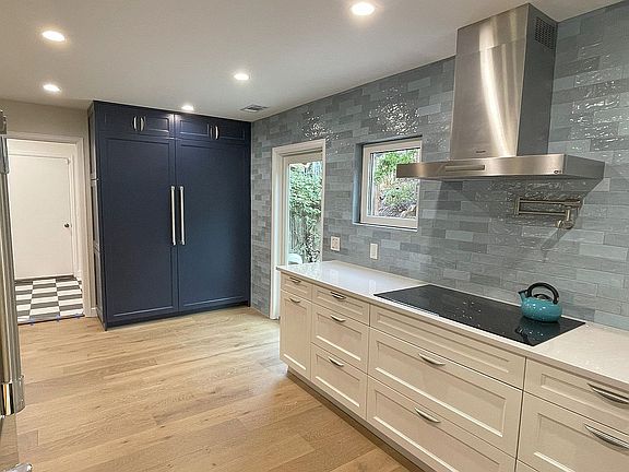 3rd image of 1644 Valecroft Ave