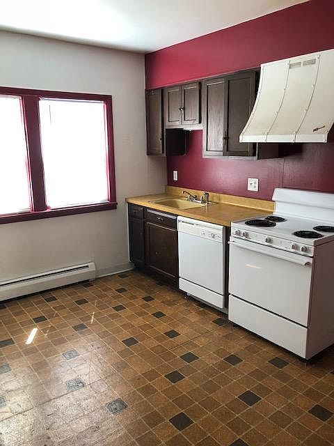 1st image of 209 Lisbon Ave Floor 1