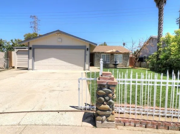 8017 Rockhurst Way, Sacramento, CA 95828