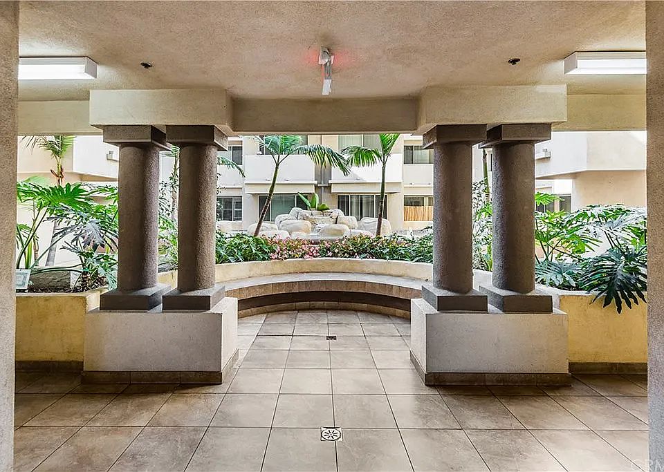 Lobby.