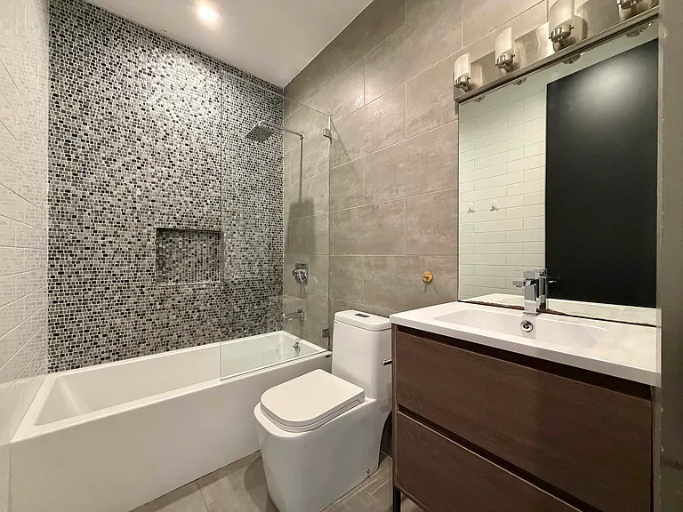 242 Parkside Ave #3A — Photo 8