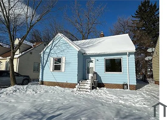 4 bed, 975 sqft, $1,295 — Photo 1