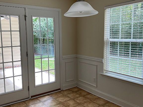 5th image of 1701 Ashby Ln