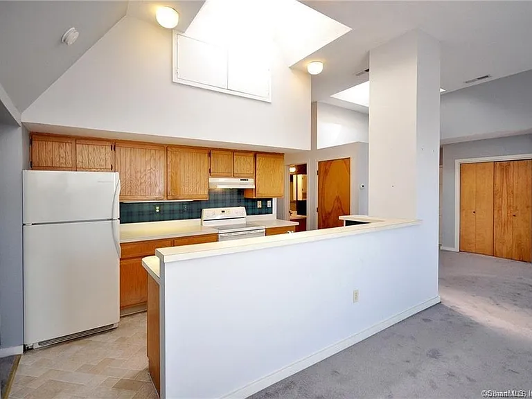 12 Charter Oak Pl #3F — Photo 4