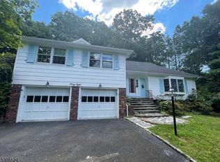 48 Knob Hill Dr, Summit, NJ 07901