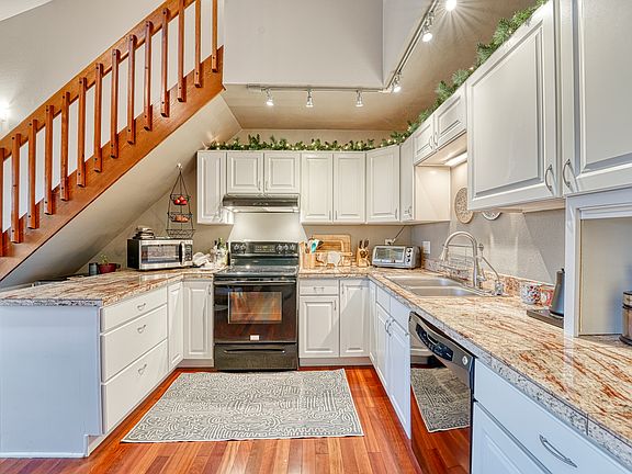 2nd image of 1901 Centennial Dr