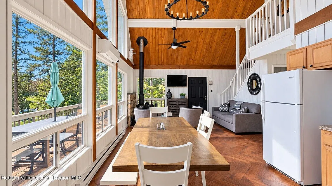 4 bed, 2000 sqft, $3,400 — Photo 3