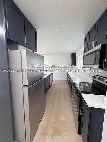 5 bed, 2208 sqft, $2,995 — Photo 4