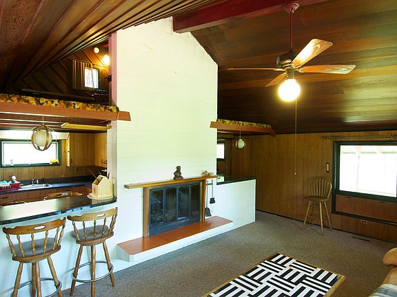 4th image of 8 Thayer Rd