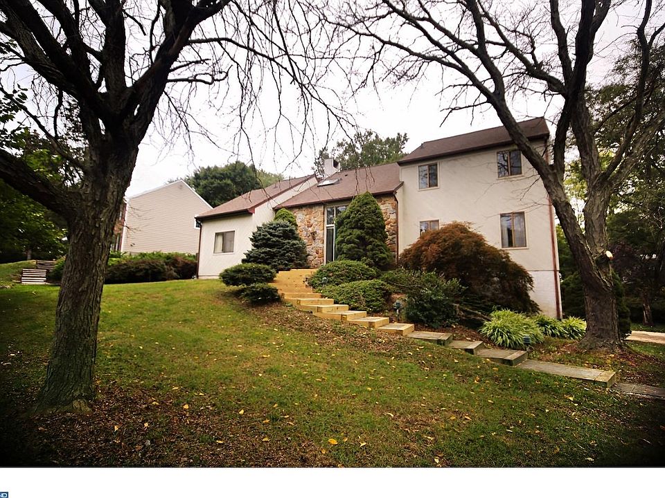 1st image of 1721 Justin Ln