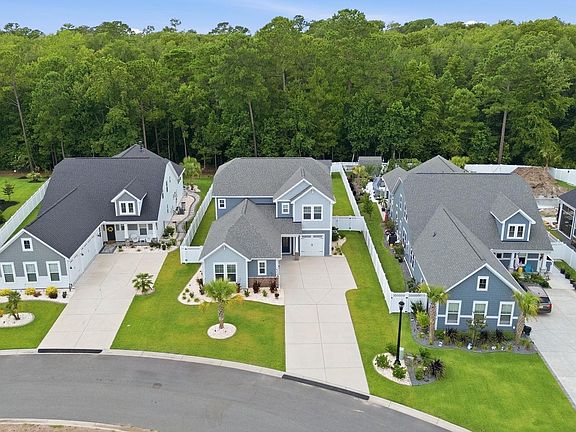 5th image of 404 Rose Fountain Dr.