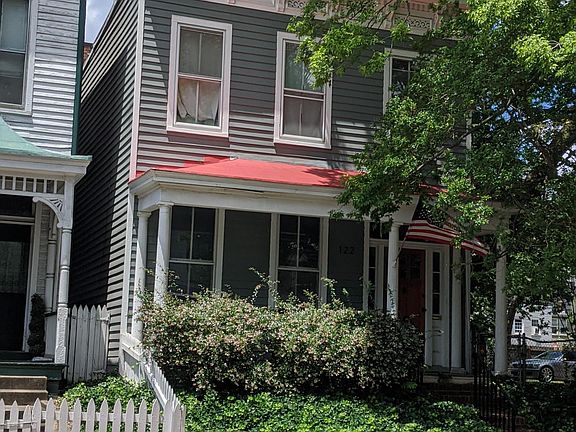 3rd image of 122 S Laurel St