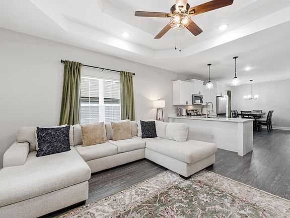 3rd image of 405 Coahulla Creek Dr