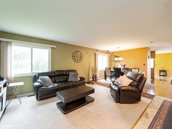 1141 E Randville Dr, Palatine, IL 60074