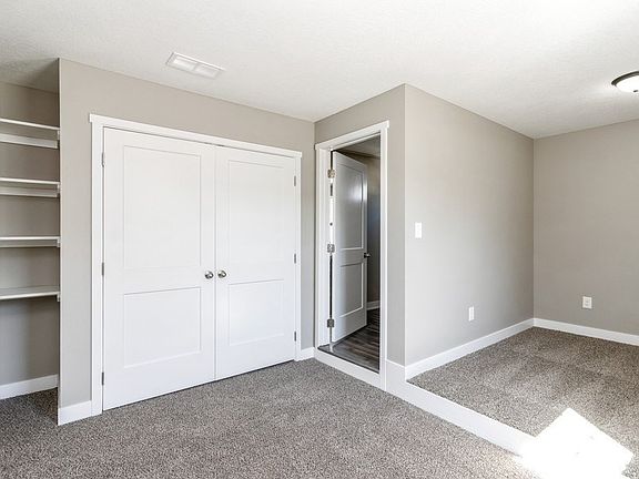 3rd image of 2920 Indianapolis Ave