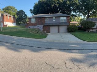 16904 E 35th Ter, Independence, MO 64055