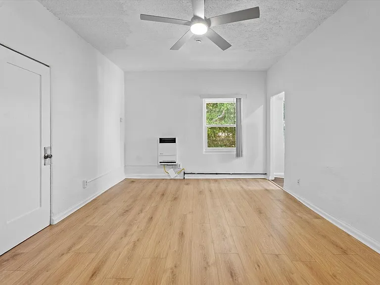 Madison Apartments — Photo 12