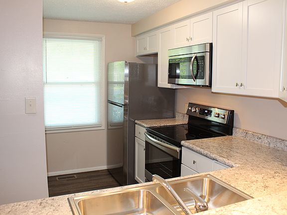 3rd image of 8220 Lima East Dr