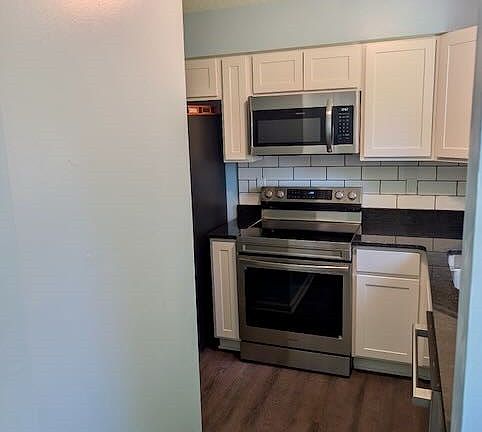 3rd image of 410 Lafayette Rd Unit 18