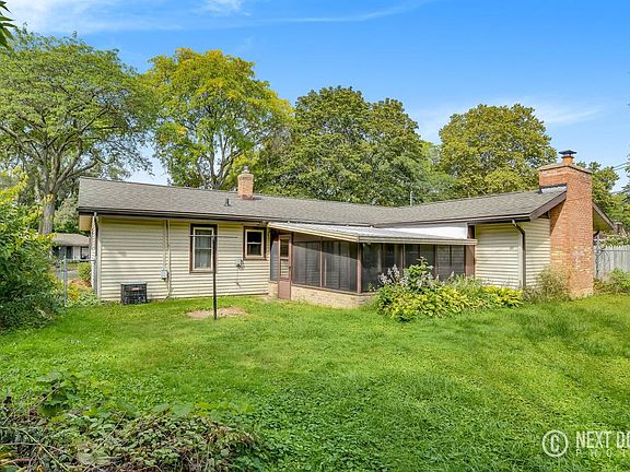 5th image of 1624 Herrick Ave NE