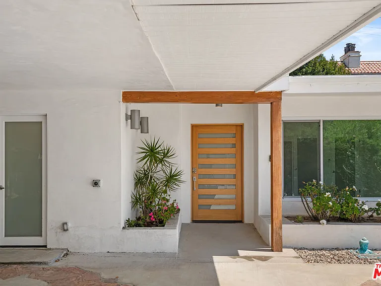 11770 Chenault St — Photo 2