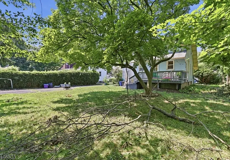 113 Florence Ave — Photo 12