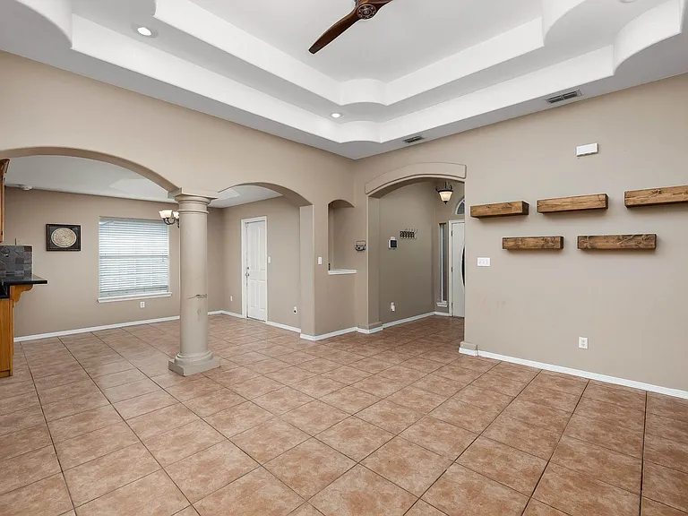 110 San Marcos St — Photo 3