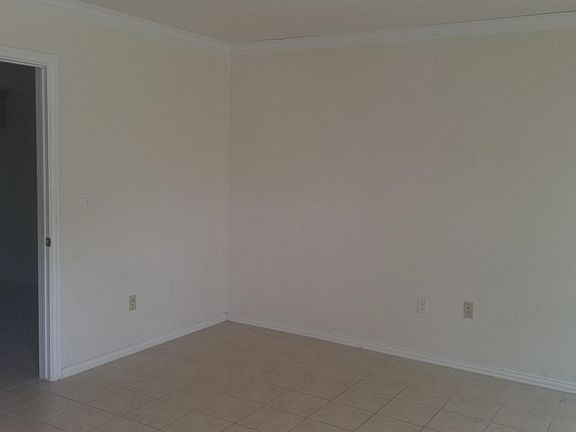 3rd image of 950 Indian Hills Dr