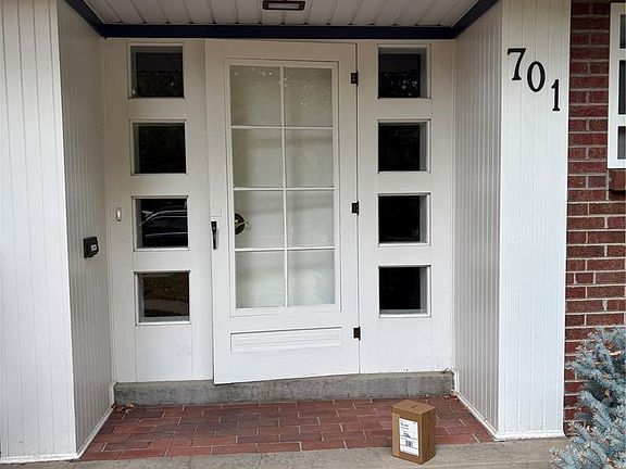 2nd image of 701 S Clayton St #L