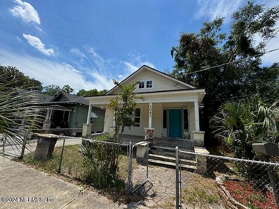2nd image of 1042 E 10TH Street