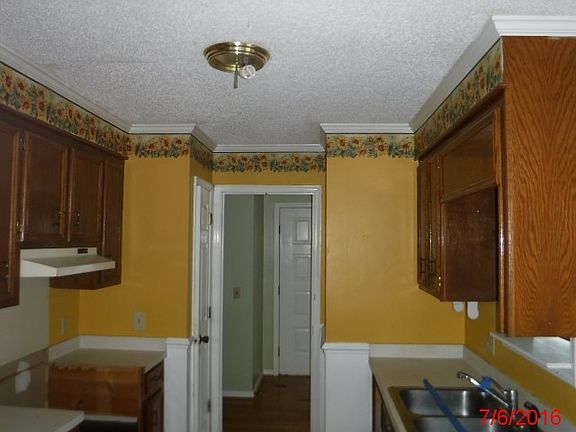 3rd image of 128 Parliament Dr