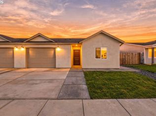 978 NE 10th Pl, Hermiston, OR 97838