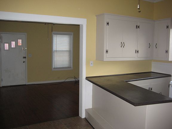 4th image of 36 Hutchins St