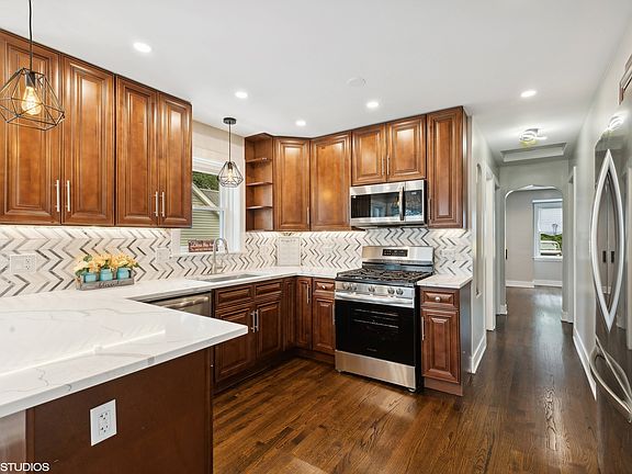 5th image of 9223 S Spaulding Ave