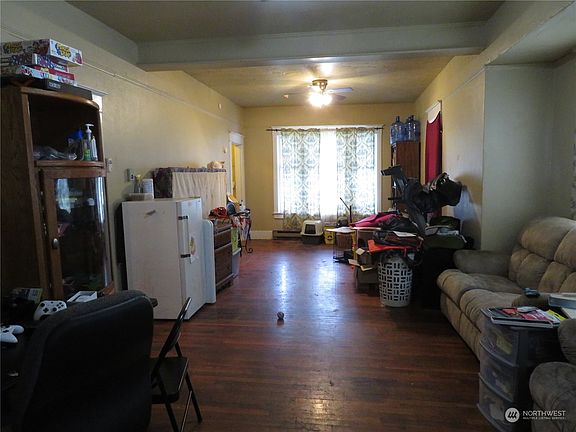 3rd image of 416 Eklund Avenue