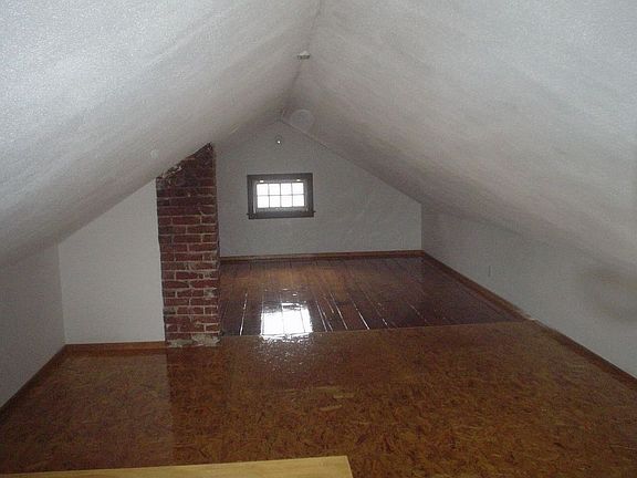 attic bedroom