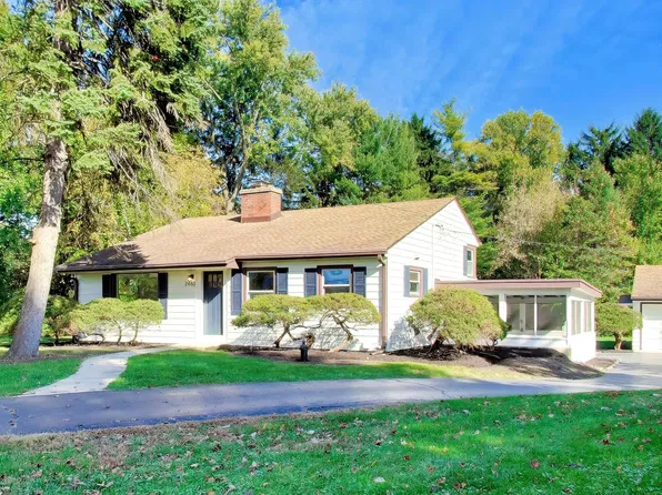 2460 Benton St, Palatine, IL 60067
