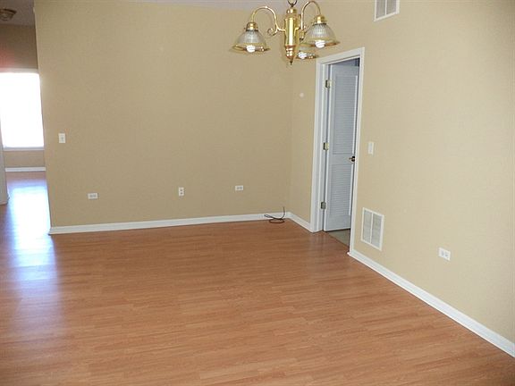 3rd image of 410 N Carlisle Ct