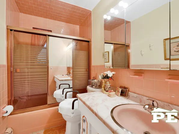 2068 Hendrickson Street image 11 of 29