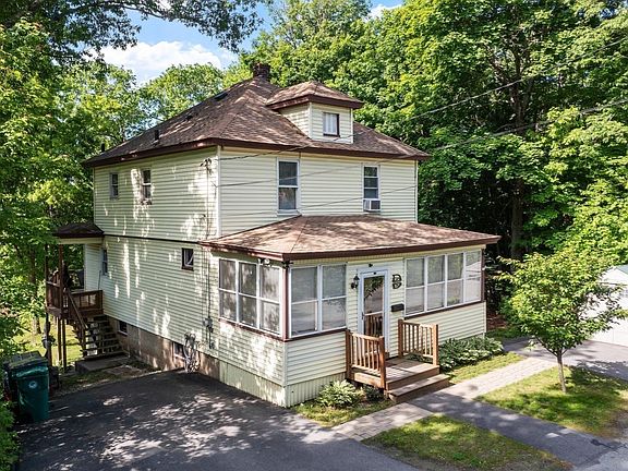 3rd image of 113 Simonds St