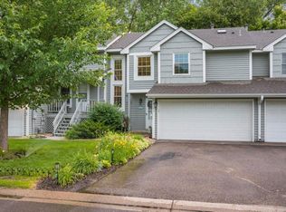 8133 Curtis Ln, Eden Prairie, MN 55347